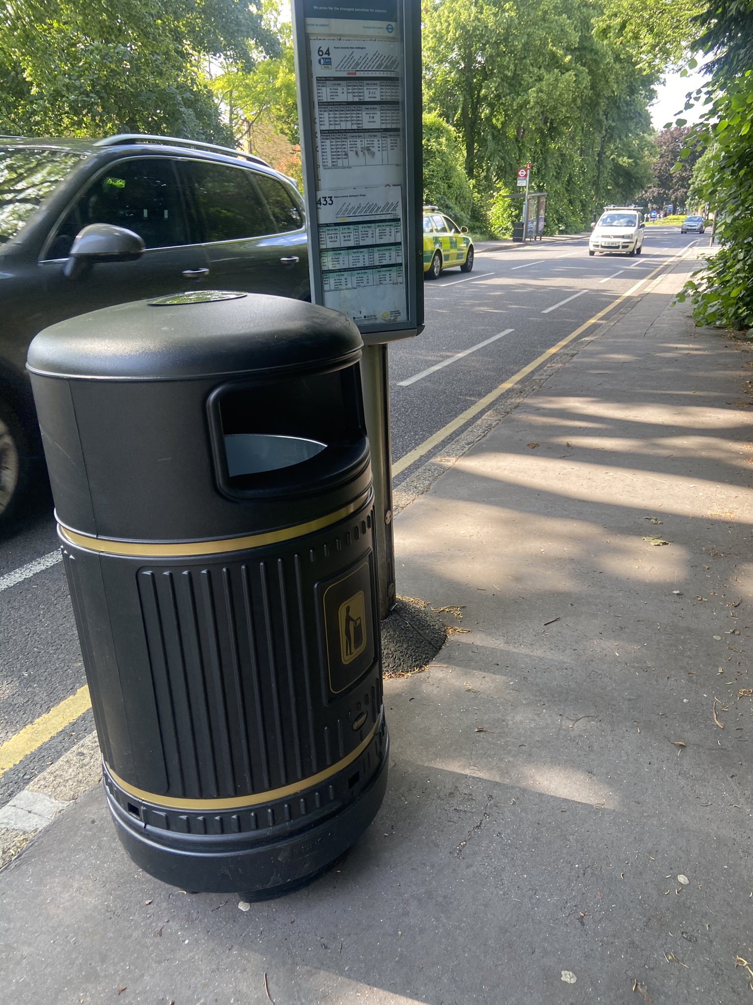 Keeping Park Hill tidy - new street bins | Croydon Conservatives