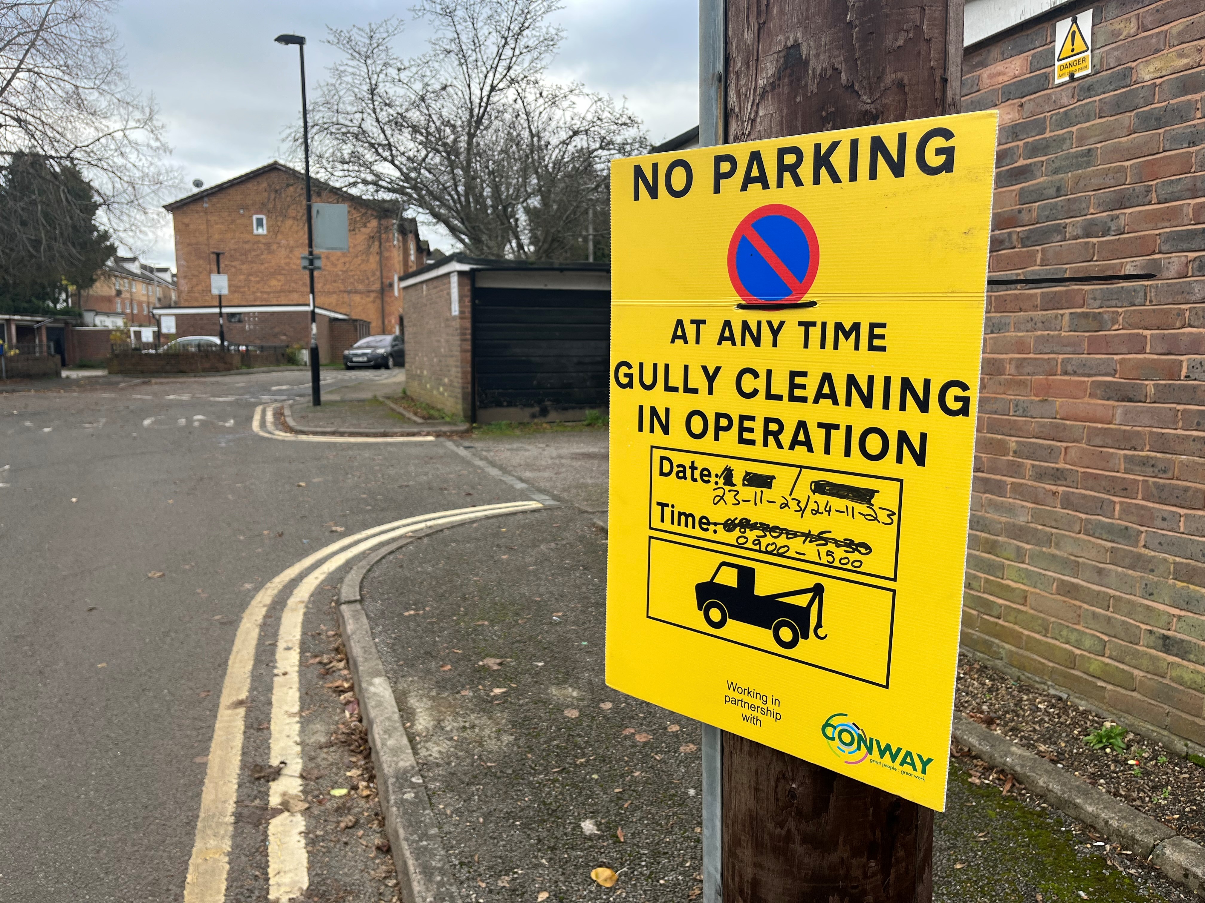 Gully clearing sign