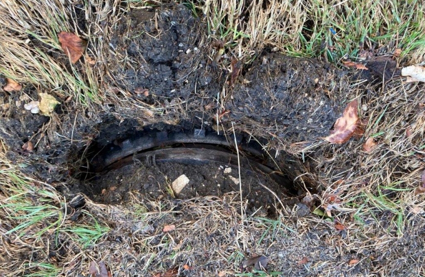 Manhole Cover to Soakaway - 18th Purley Scout Field - Farmfields