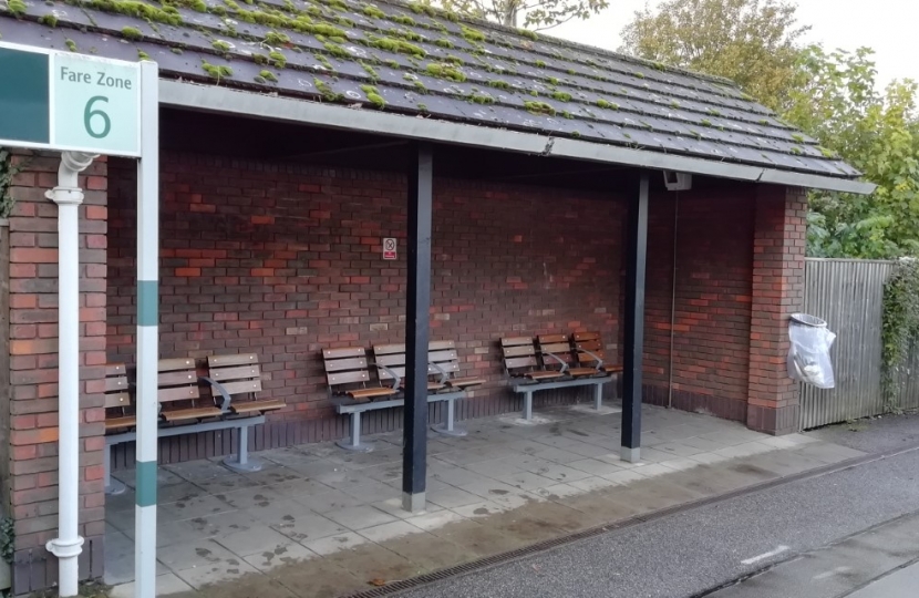 Old style shelter at Sanderstead Station