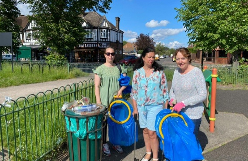 Sanderstead Recreation Ground - Bins Overflowing