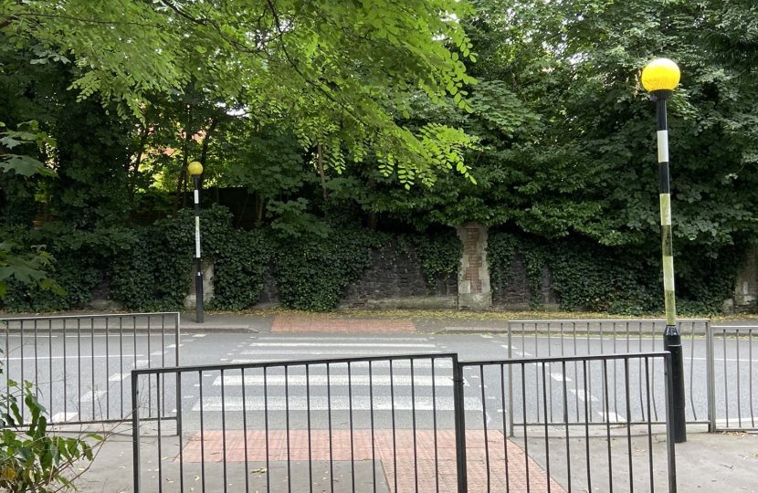 Selborne Road, Park Hill Road crossing