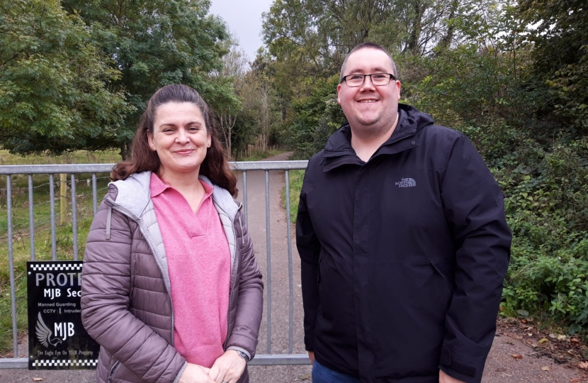 Helen Redfern and Alasdair Stewart at Riddlesdown litter pick