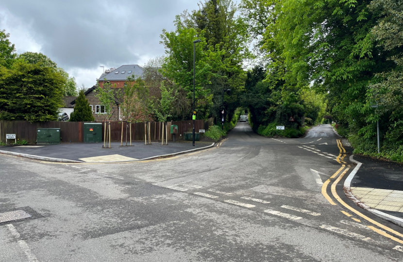 Kenley Lane Welcomes Road valley Road junction