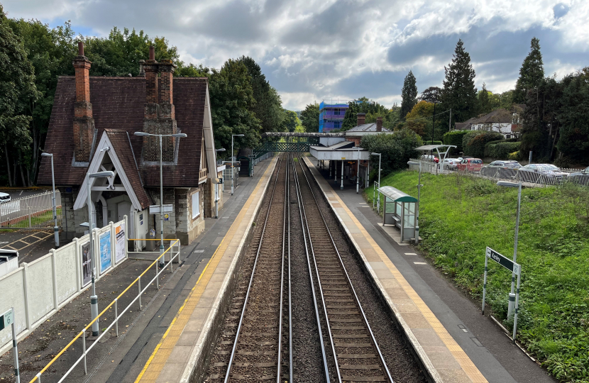 Train line through Kenley station