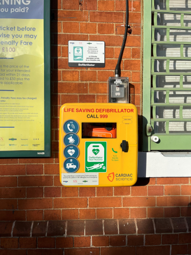 Defib at Kenley station